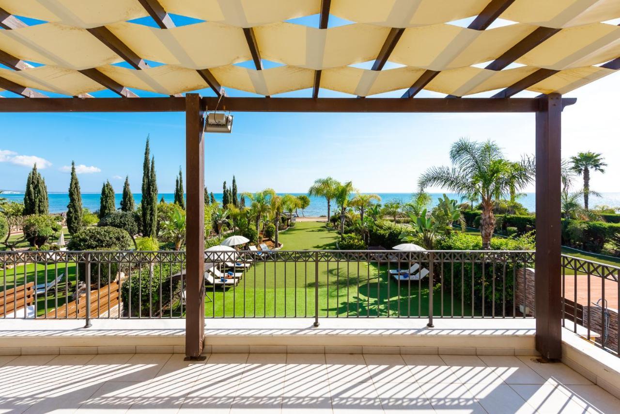 Sea Front Oceanus H2 By Ezoria Villas Agia Napa Buitenkant foto
