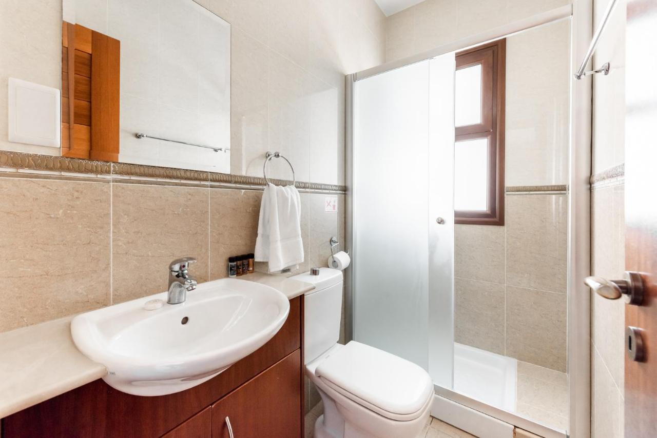Sea Front Oceanus H2 By Ezoria Villas Agia Napa Buitenkant foto