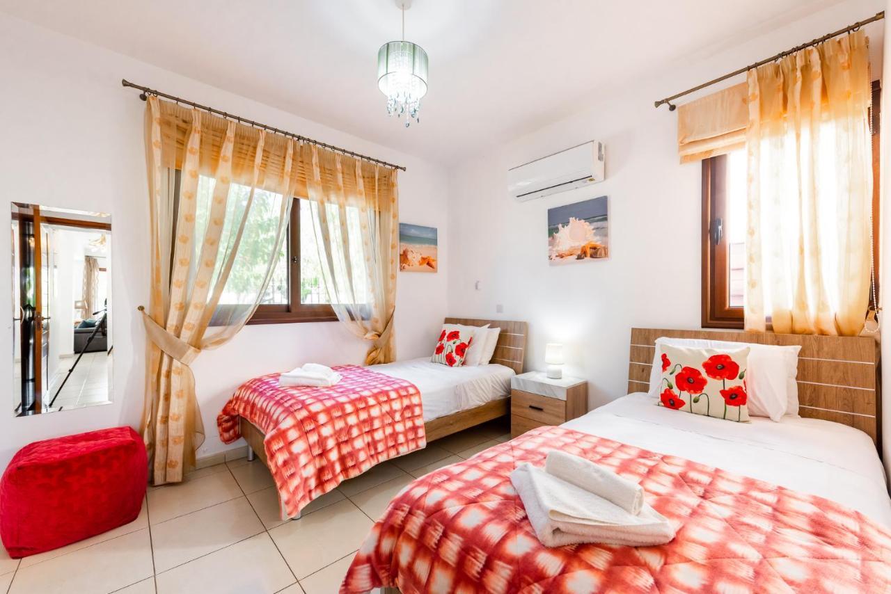 Sea Front Oceanus H2 By Ezoria Villas Agia Napa Buitenkant foto