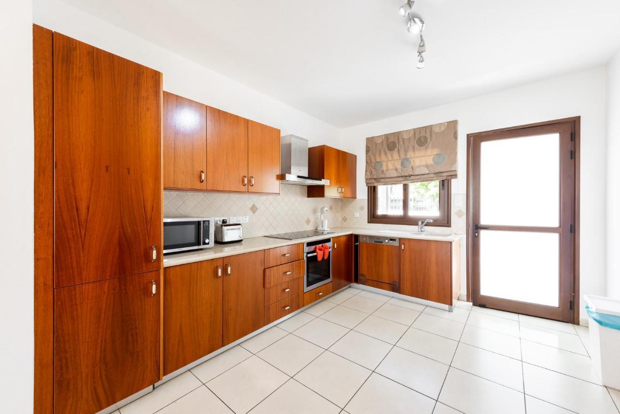 Sea Front Oceanus H2 By Ezoria Villas Agia Napa Buitenkant foto