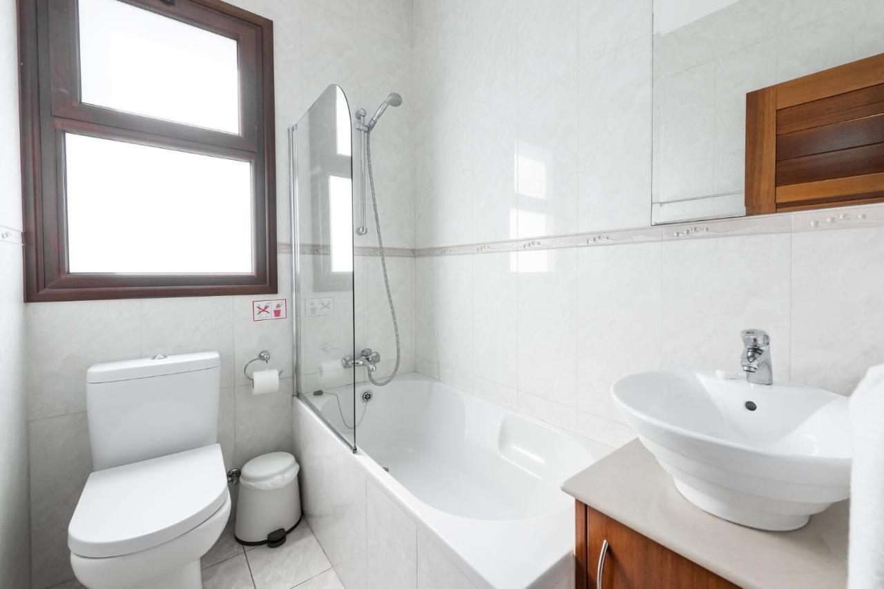 Sea Front Oceanus H2 By Ezoria Villas Agia Napa Buitenkant foto