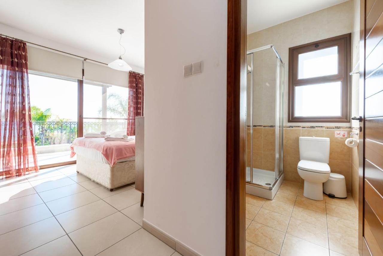 Sea Front Oceanus H2 By Ezoria Villas Agia Napa Buitenkant foto